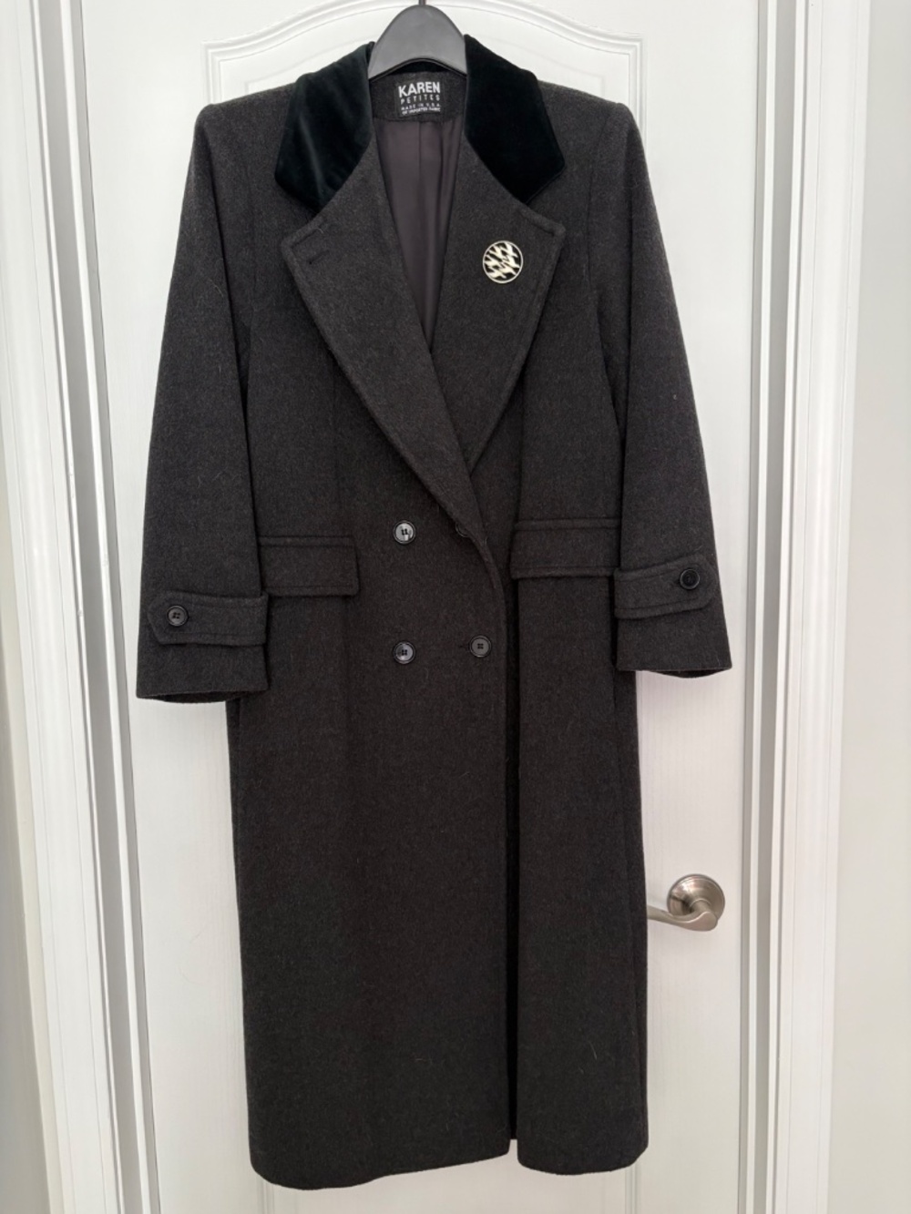Vintage Karen Petites Wool Coat 8P Gray Long Velvet Collar Classic Elegant